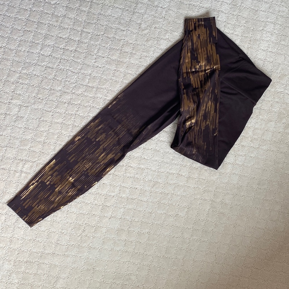 Joy lab Burgundy metallic workout leggings - size XS